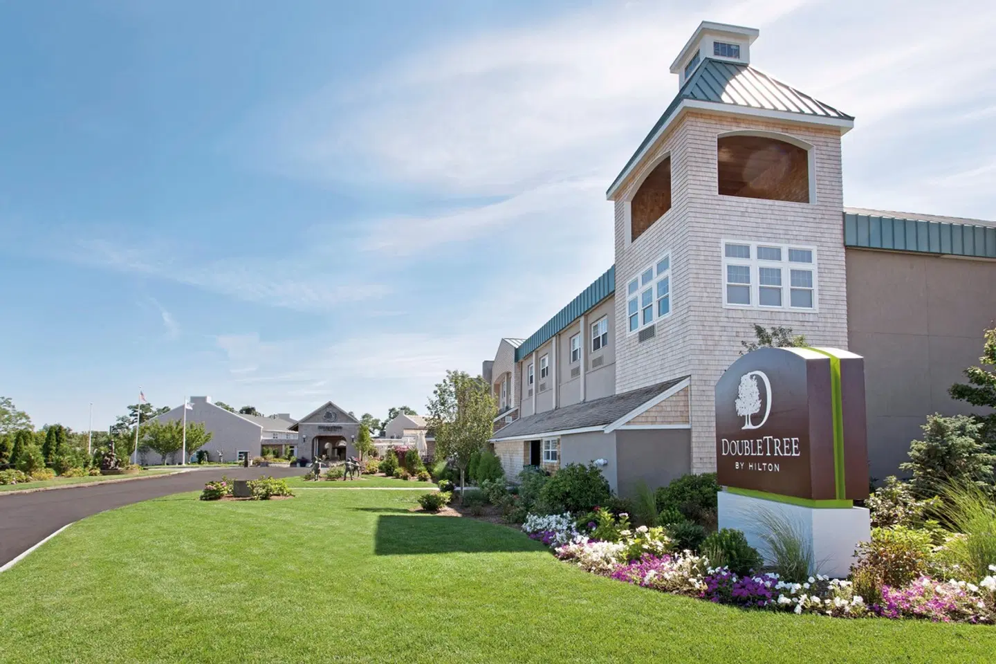 DoubleTree by Hilton Hotel Cape Cod - Hyannis EXTERIOR