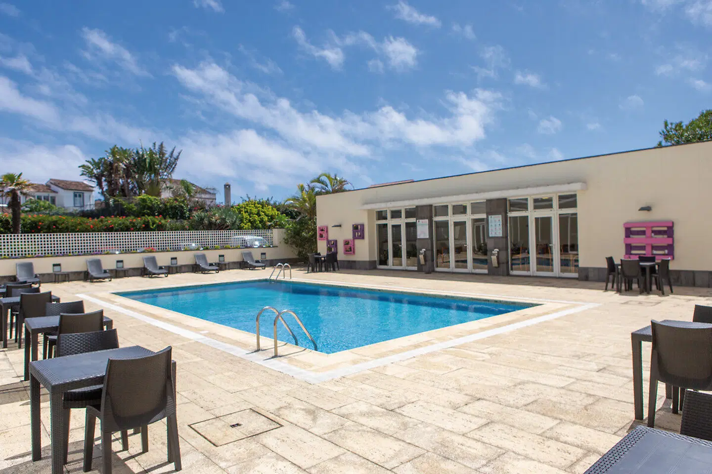 MS Vila Nova Hotel OUTDOOR_POOL