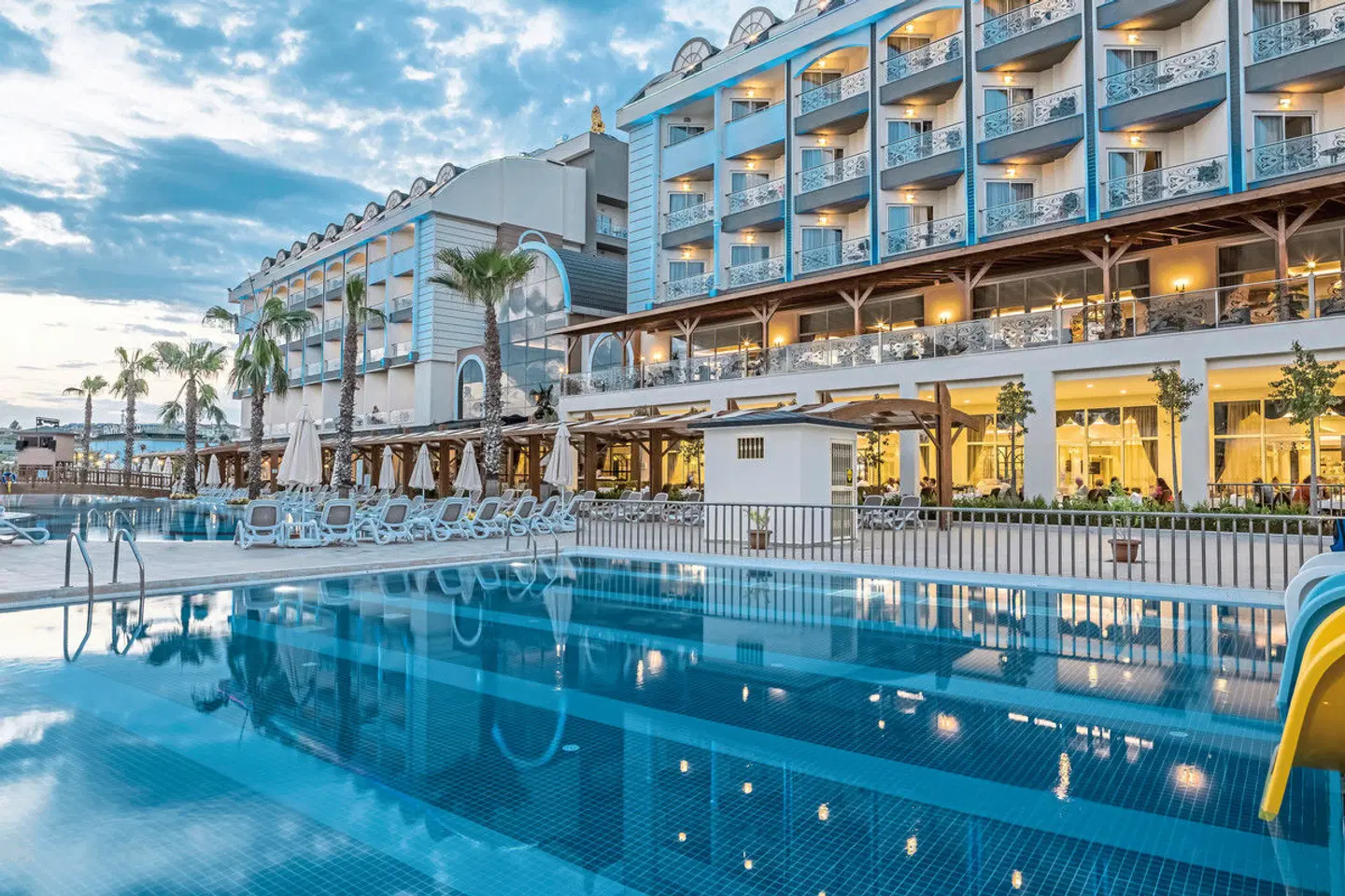 Mary Palace OUTDOOR_POOL