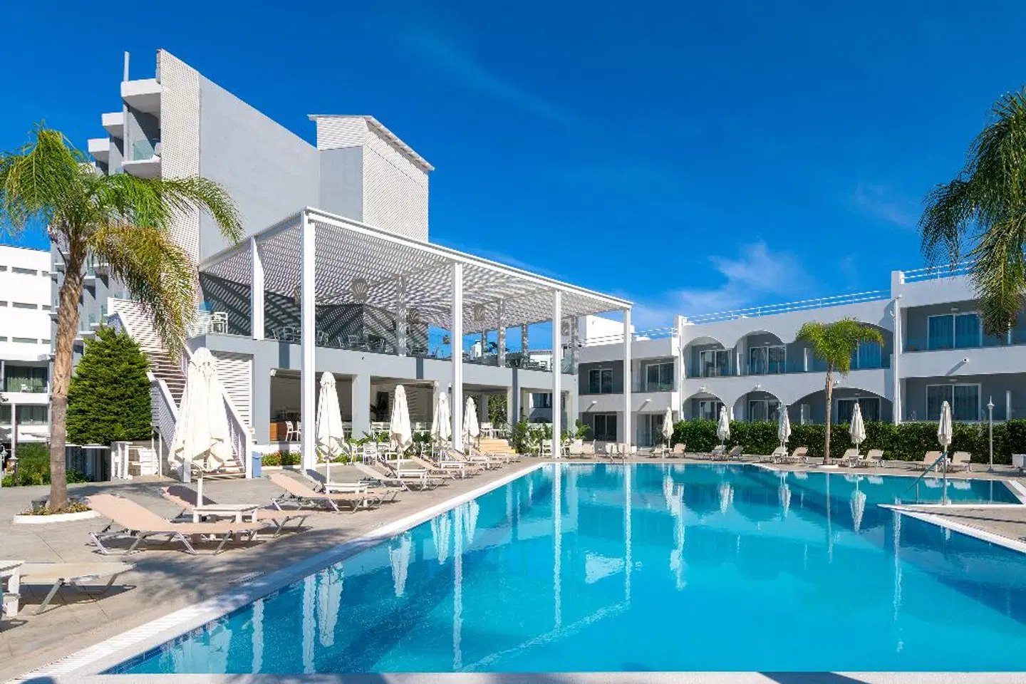 Oceanis Park Hotel OUTDOOR_POOL