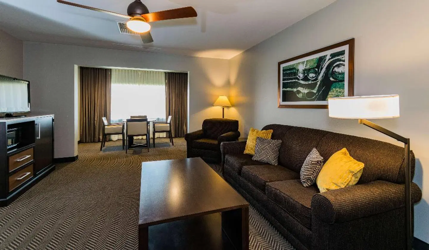 Wyndham Garden Ventura  Pierpont Inn ROOM_EXAMPLE