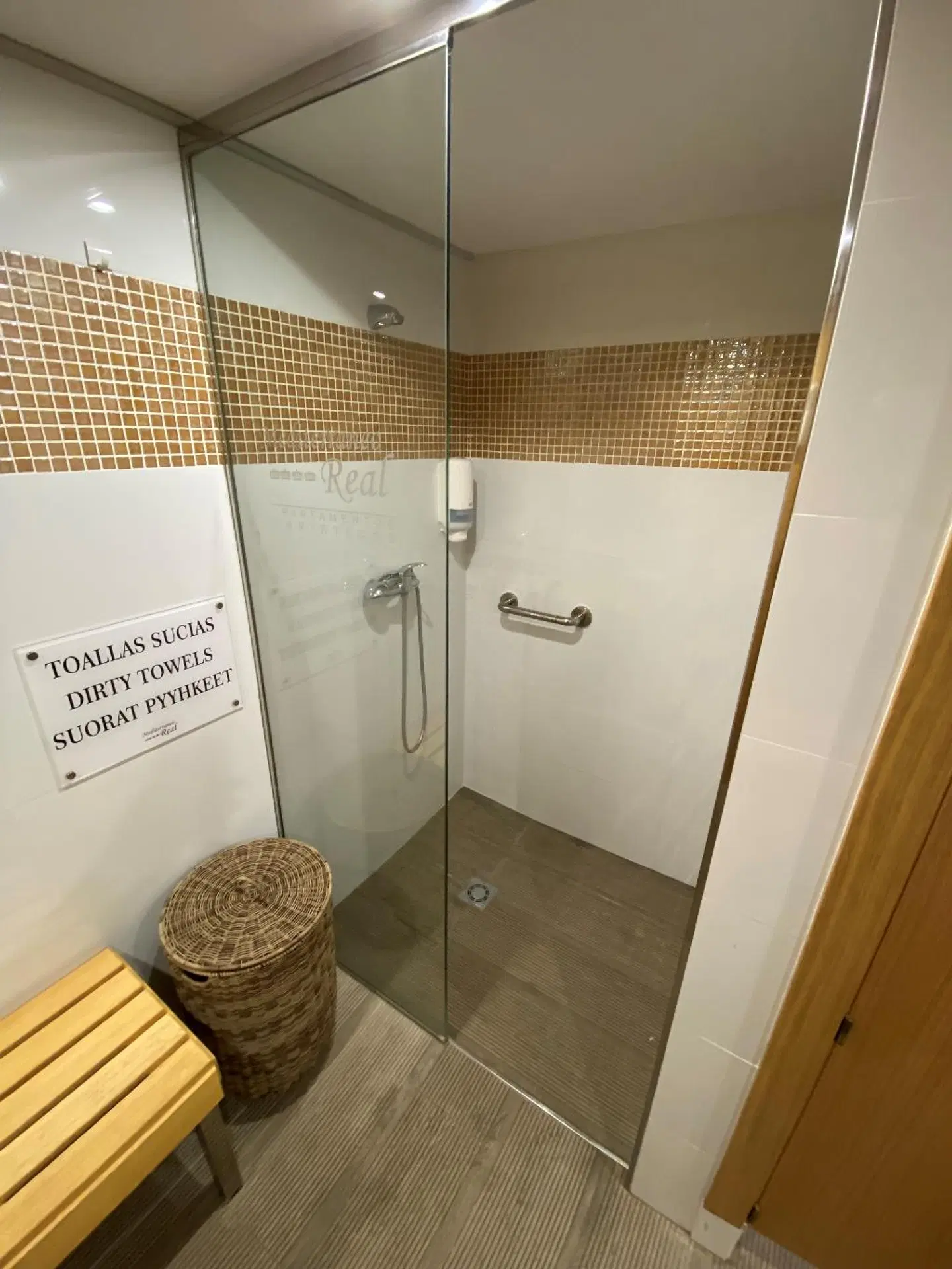 Apartamentos Mediterráneo Real Badezimmer