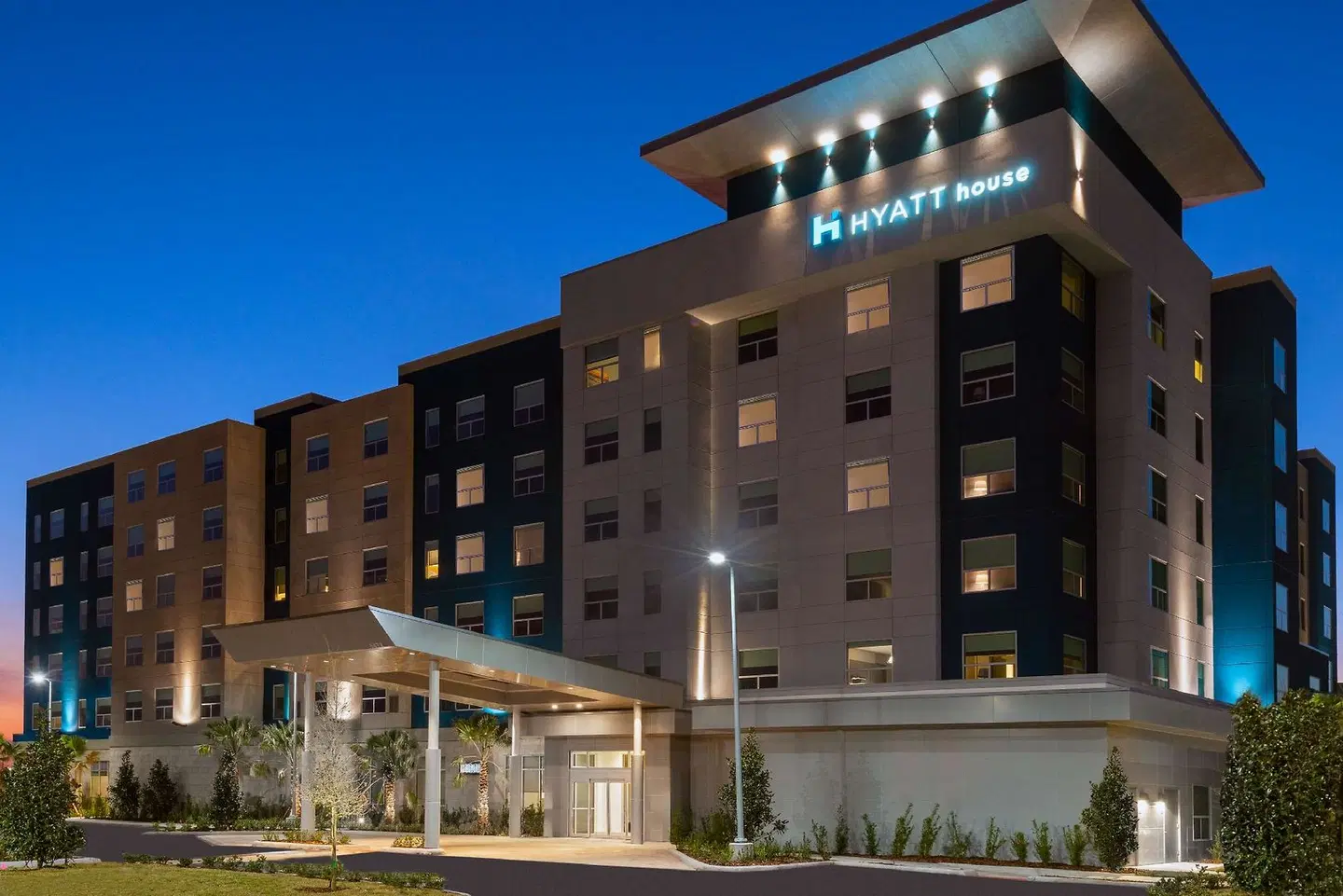 Hyatt House Orlando Airport EXTERIOR