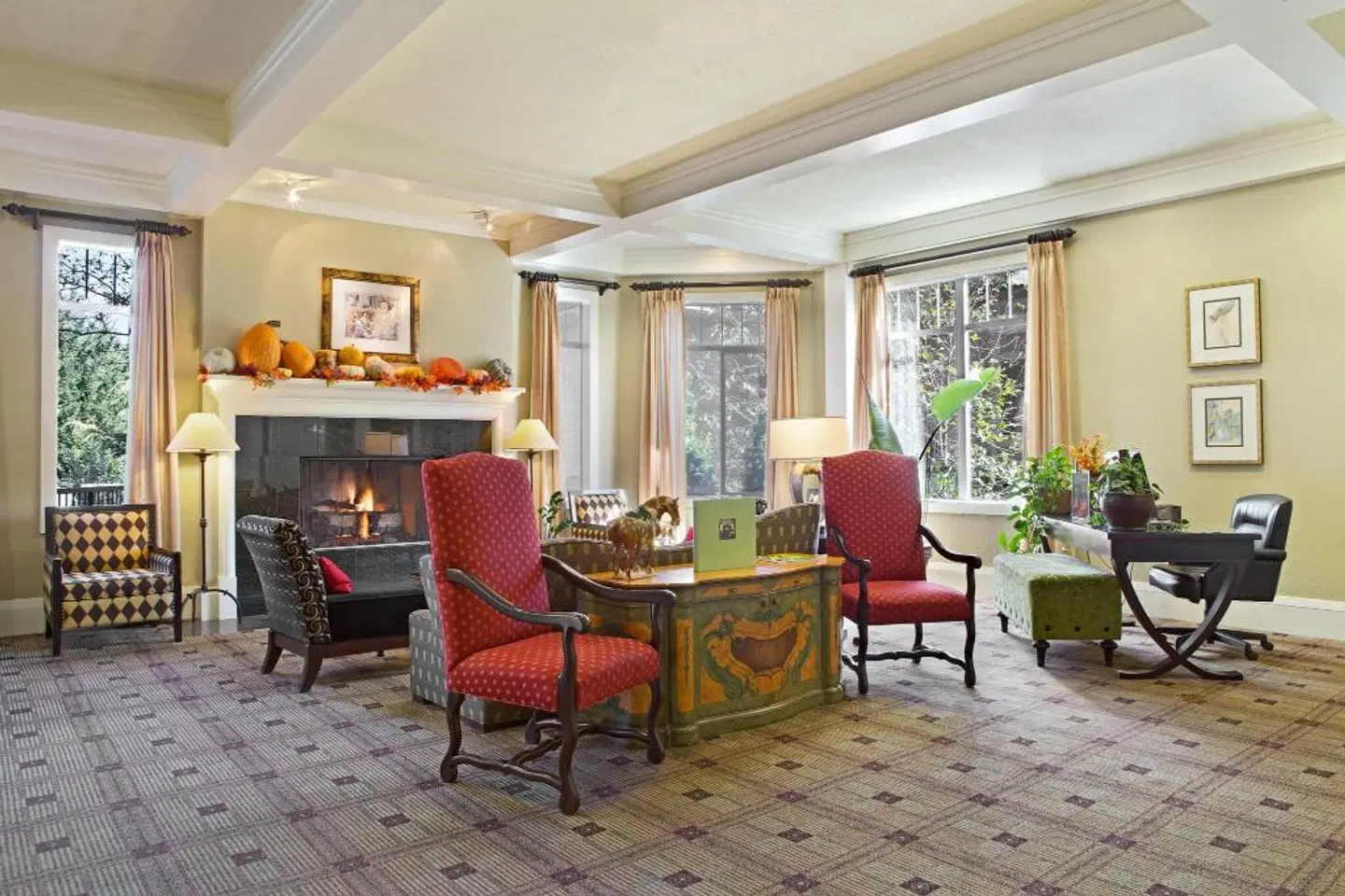 Plaza Inn & Suites at Ashland Creek LOUNGE_LOBBY