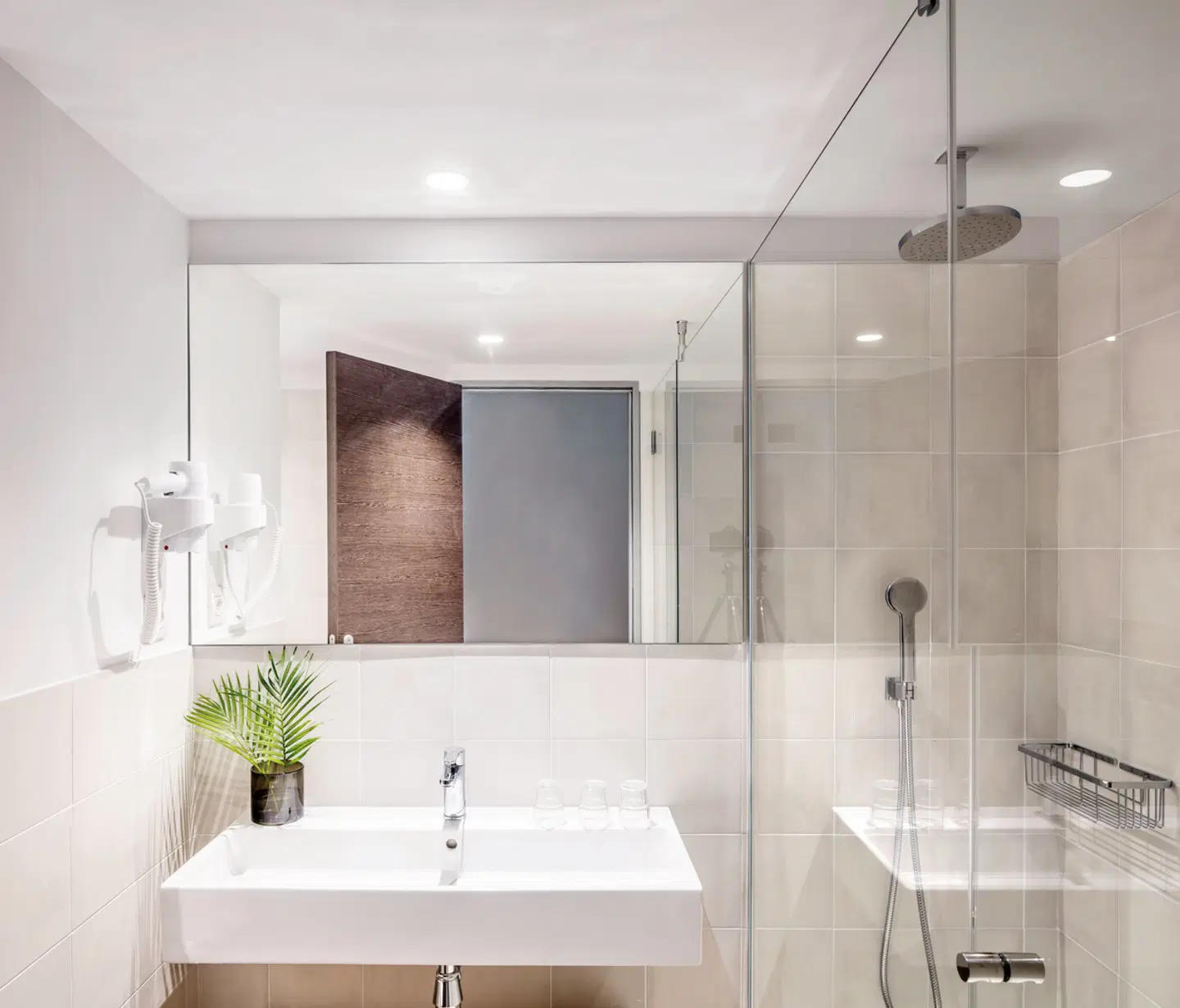 AQUA Hotel Bertran Park BATHROOM