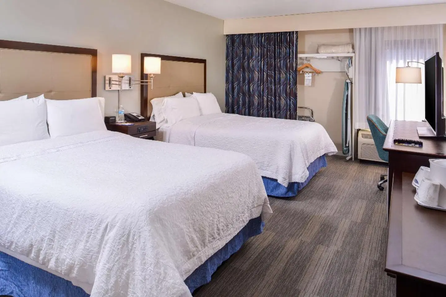 Hampton Inn Seattle/Airport ROOM_EXAMPLE