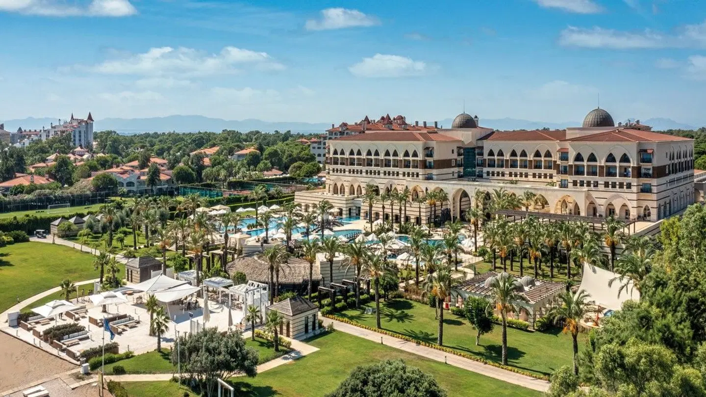 Kempinski Hotel The Dome EXTERIOR