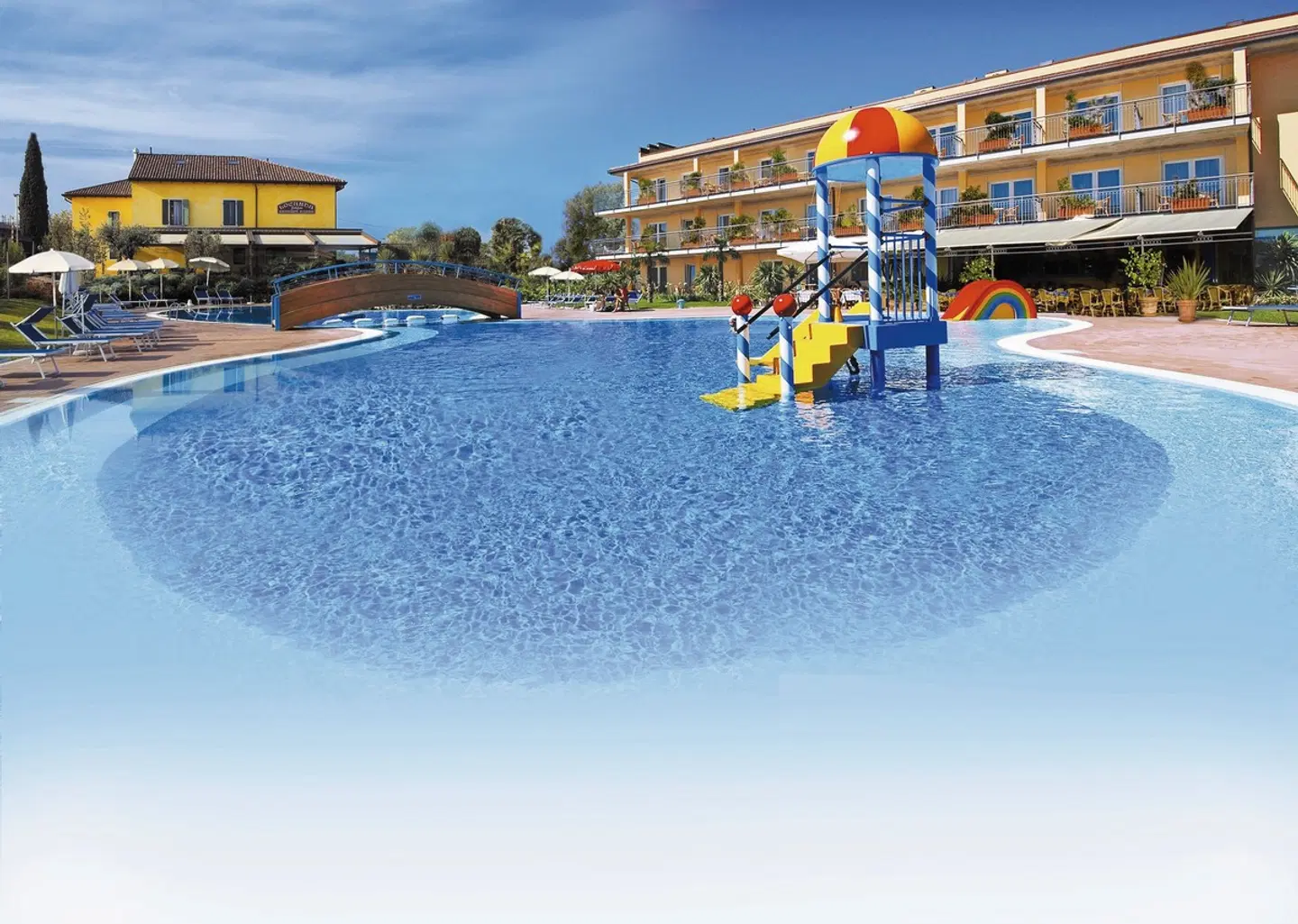 Bella Italia OUTDOOR_POOL