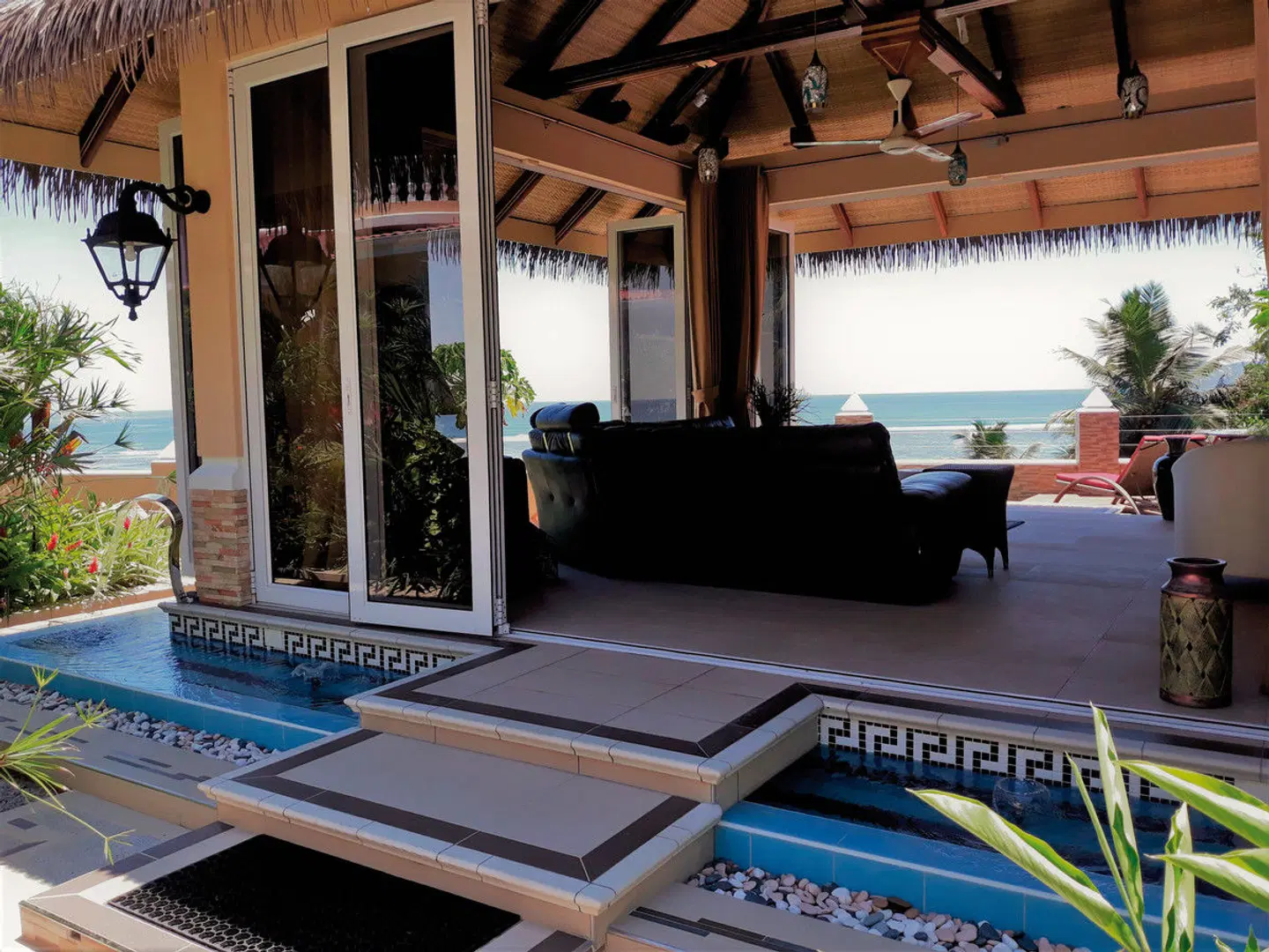 Au Fond de Mer View OUTDOOR_POOL