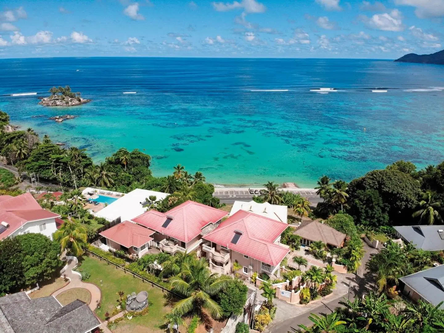 Au Fond de Mer View Strand