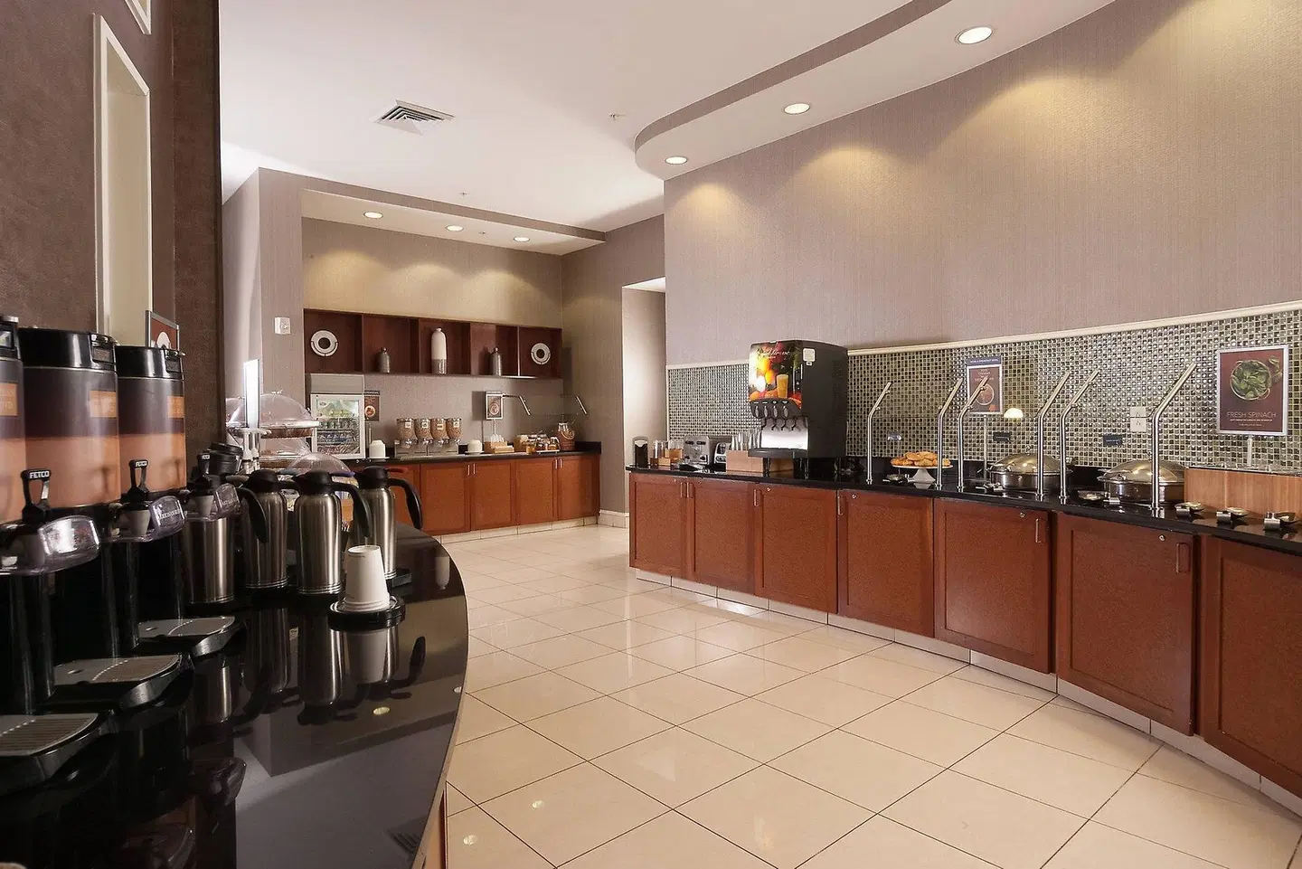 SpringHill Suites by Marriott Orlando Airport Bar