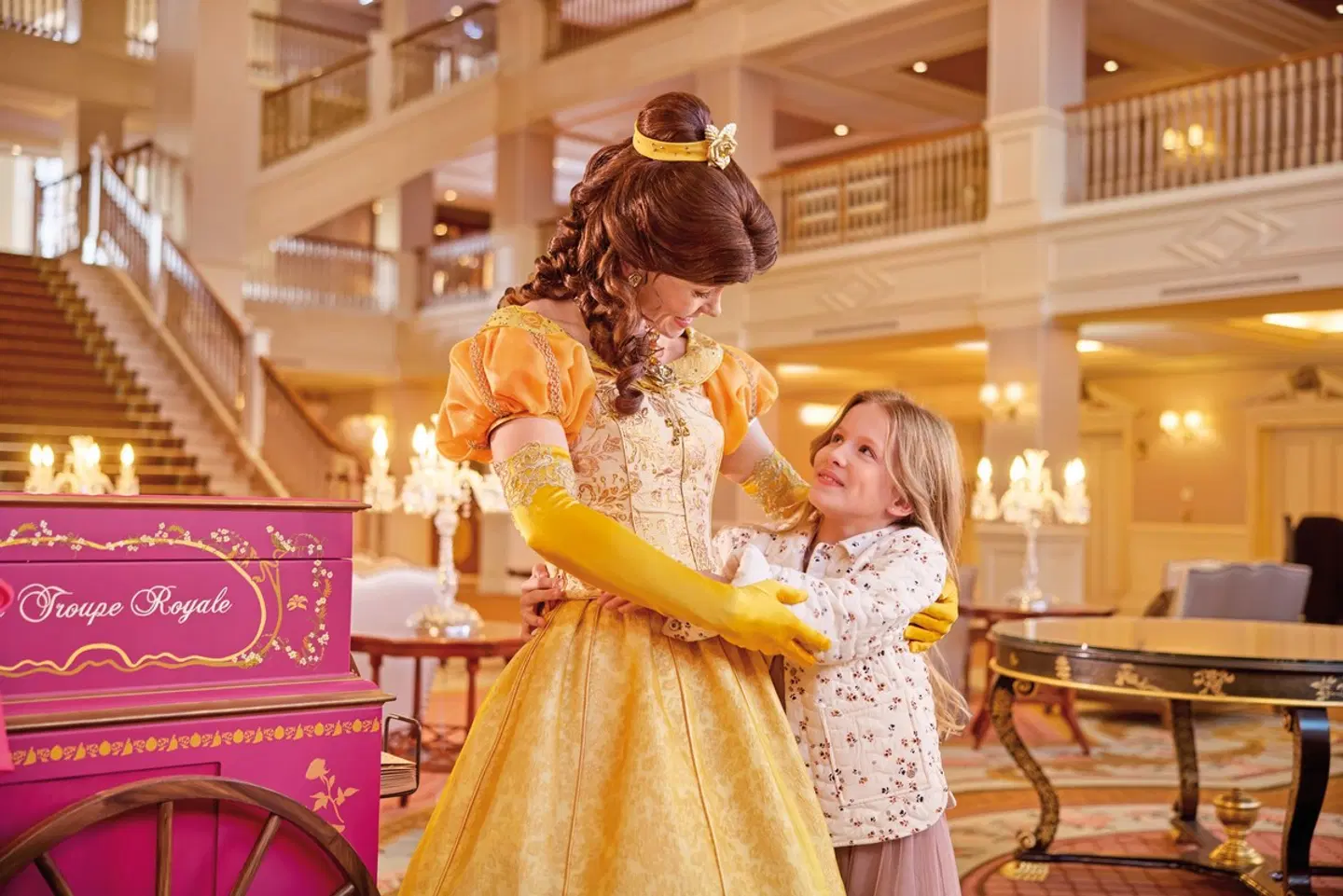 Disneyland® Hotel PEOPLE