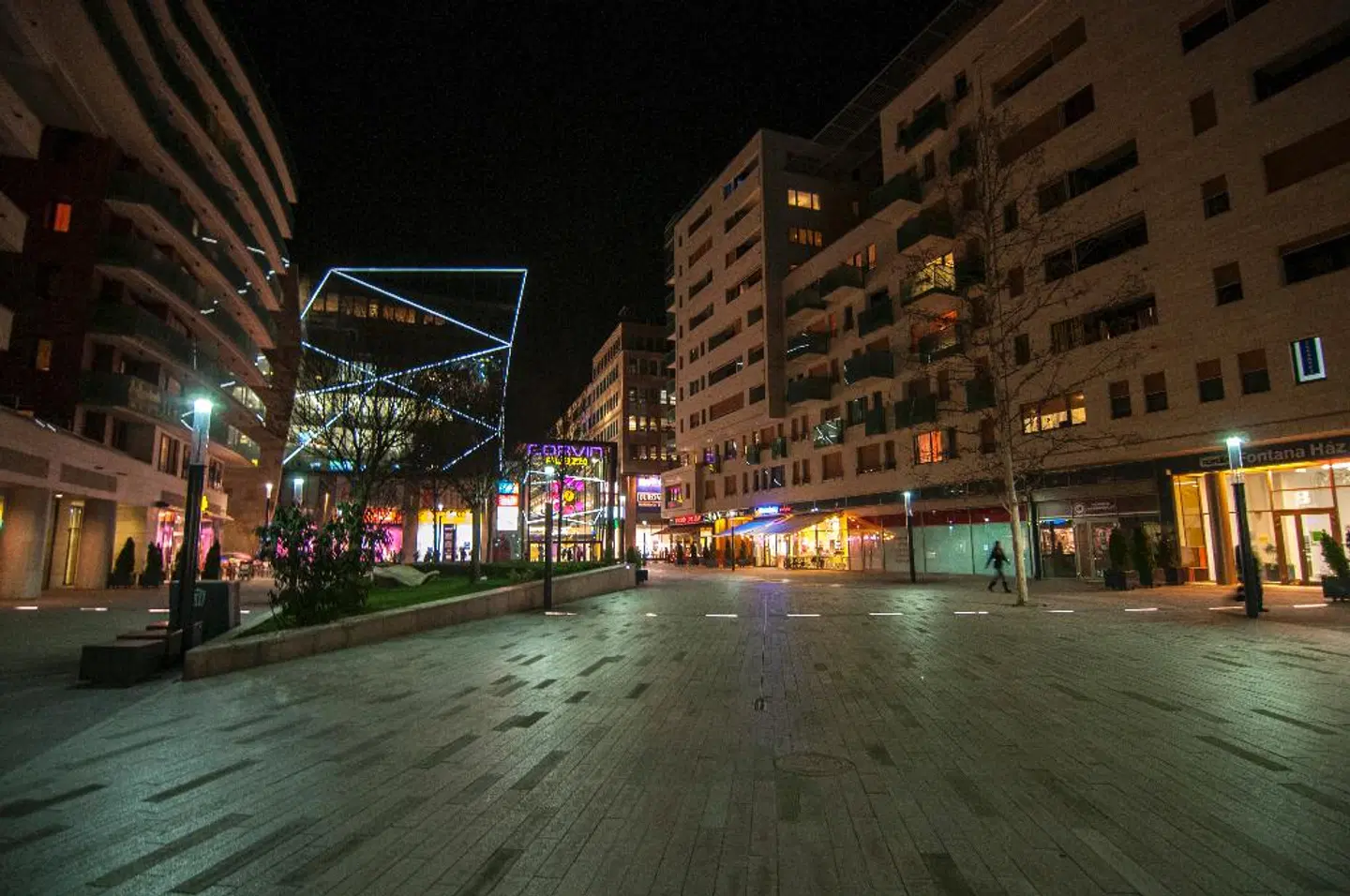 Corvin Center Suites EXTERIOR