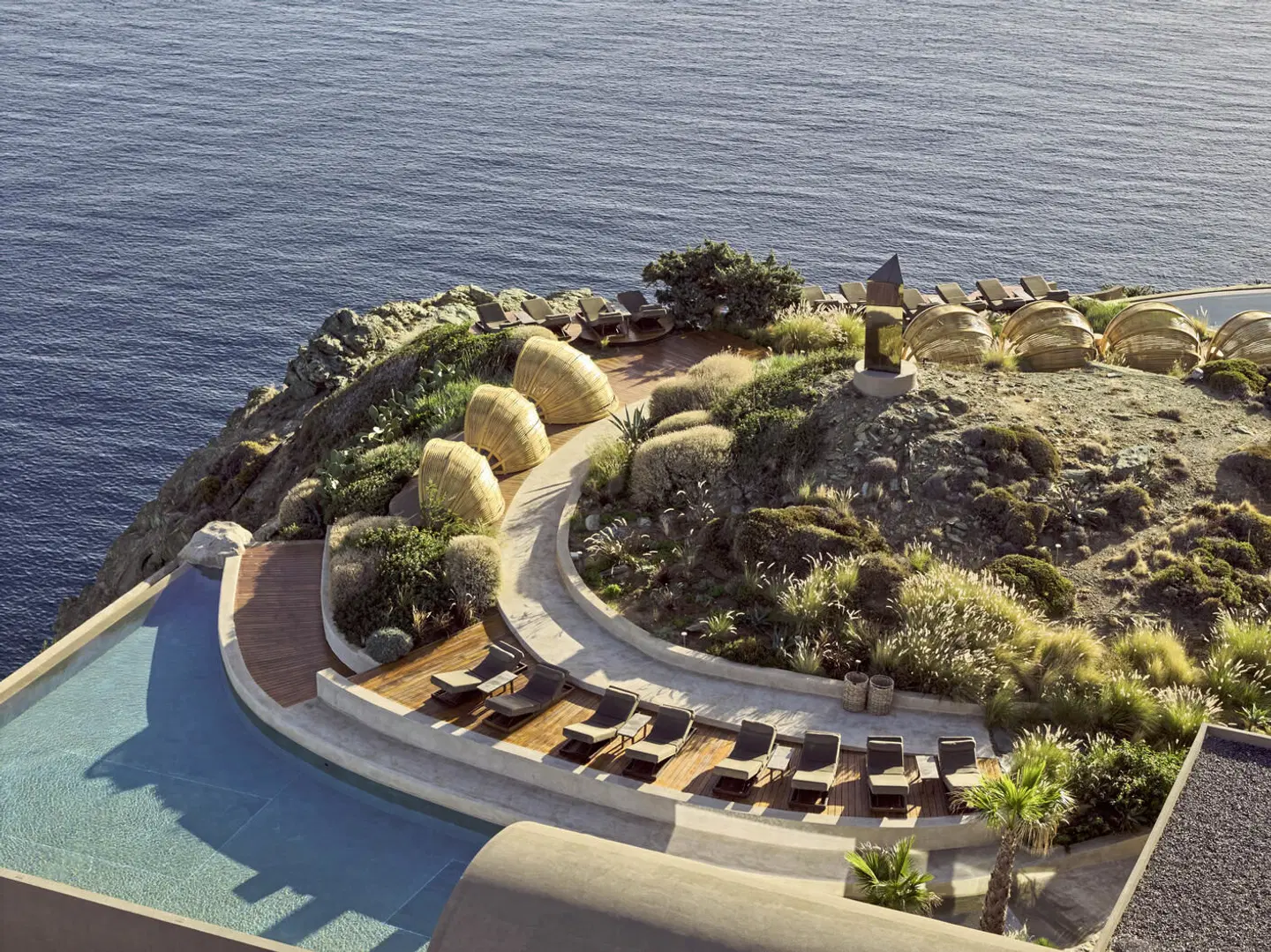 Acro Suites - A Wellbeing Resort LANDSCAPE