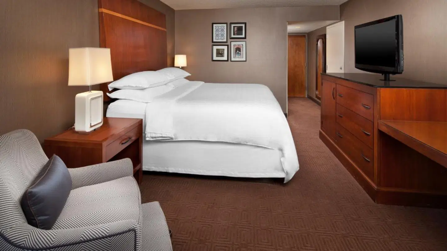 Sheraton Agoura Hills Hotel ROOM_EXAMPLE