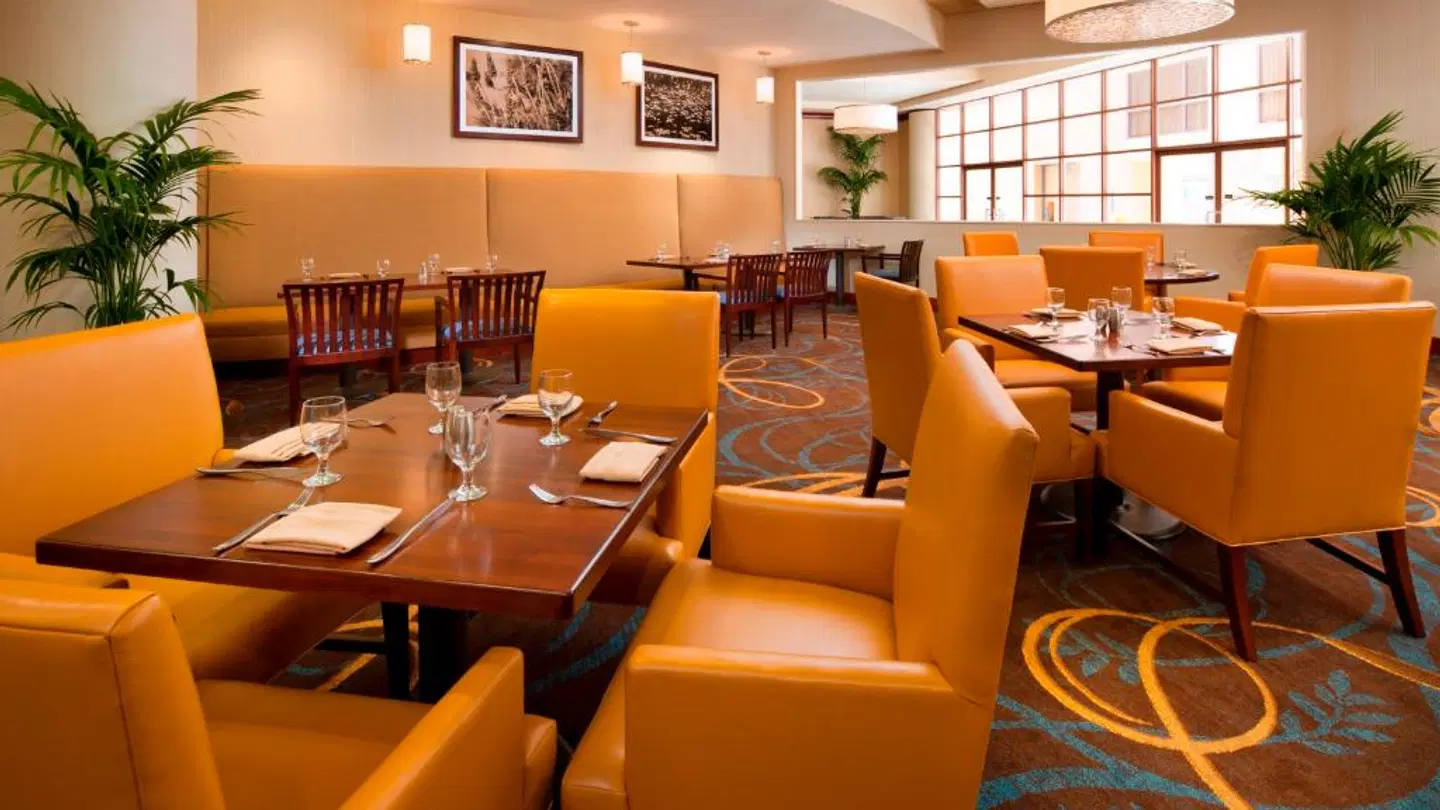 Sheraton Agoura Hills Hotel Restaurant