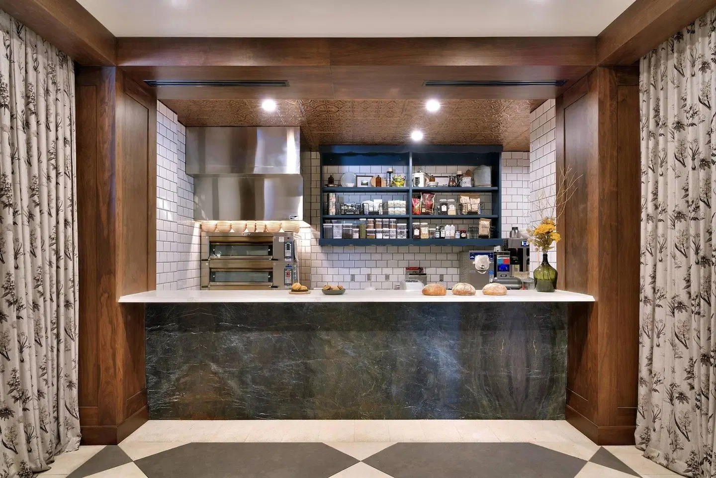 The Advenire, Autograph Collection Bar