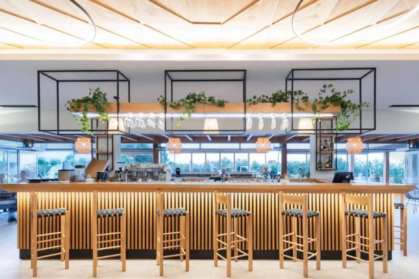 Malena Hotel & Suites Bar