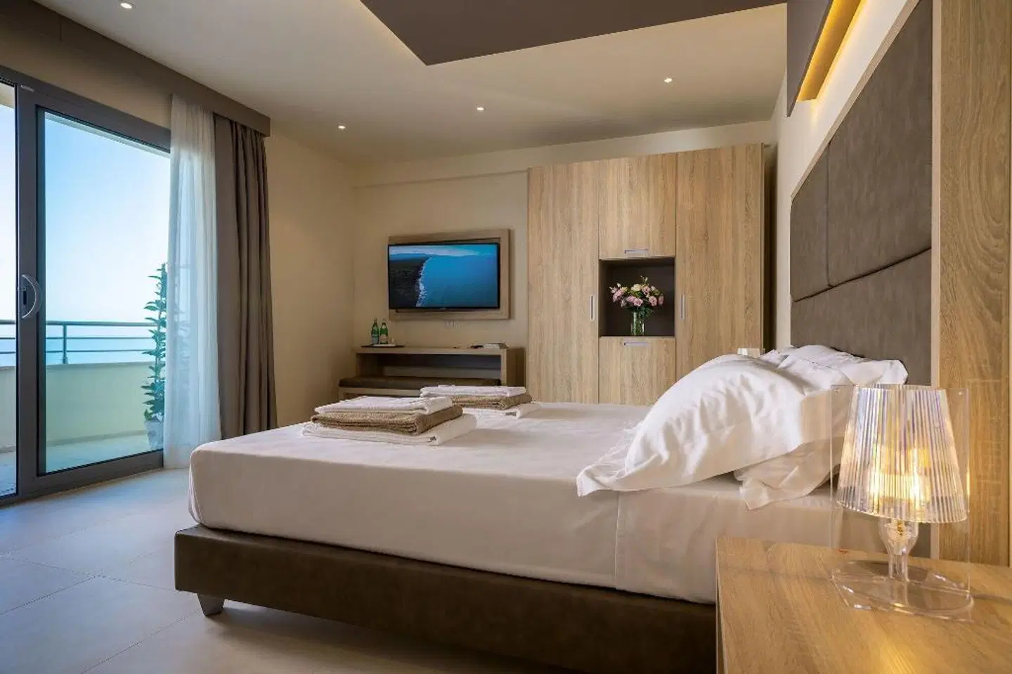 Palace Lido Hotel & Suites ROOM_EXAMPLE