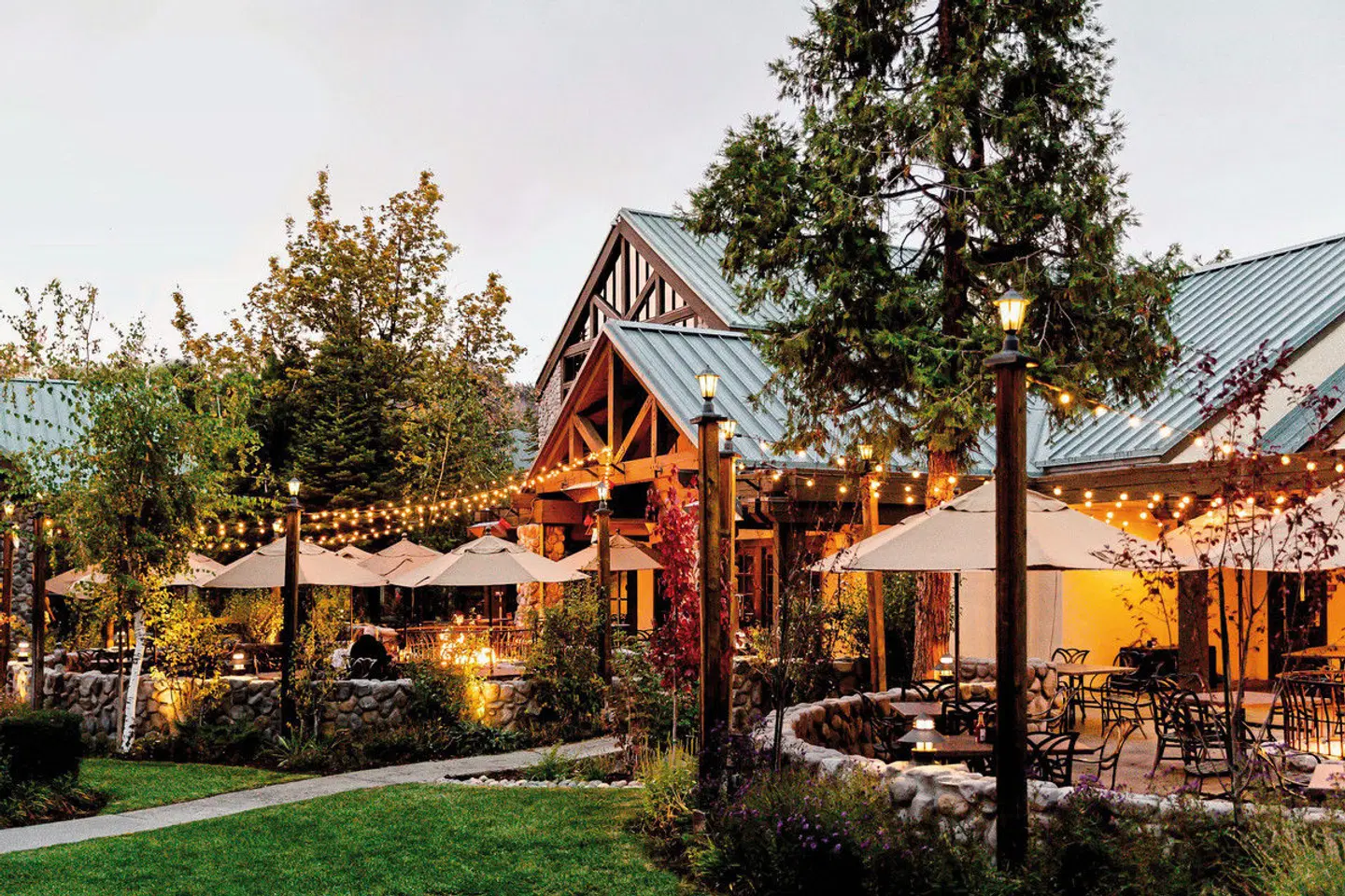 Tenaya Lodge at Yosemite EXTERIOR