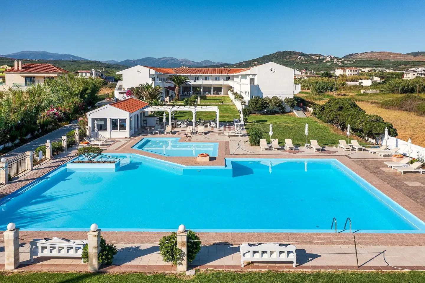 Mrs Chryssana Beach Hotel OUTDOOR_POOL