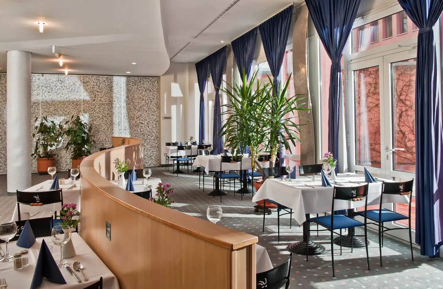 TRYP by Wyndham Halle Restaurant
