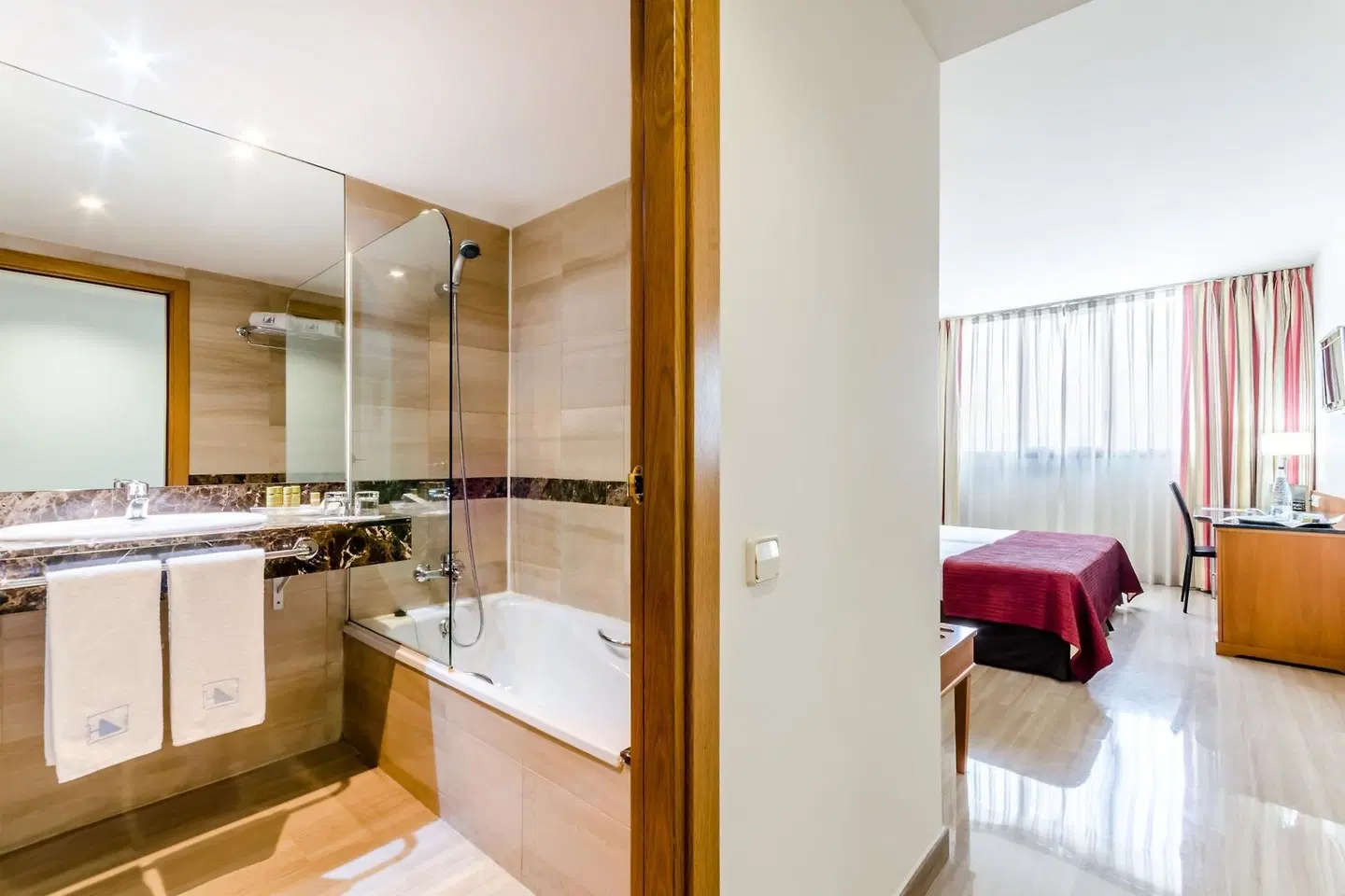 Exe Barberà Parc Badezimmer