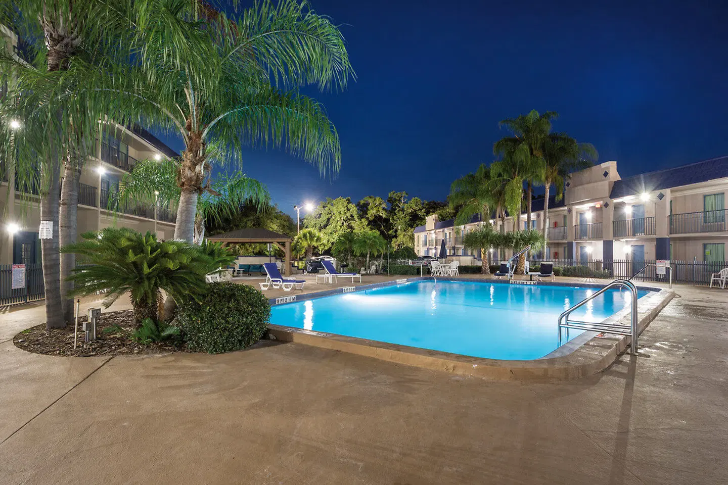 Clarion Clearwater OUTDOOR_POOL