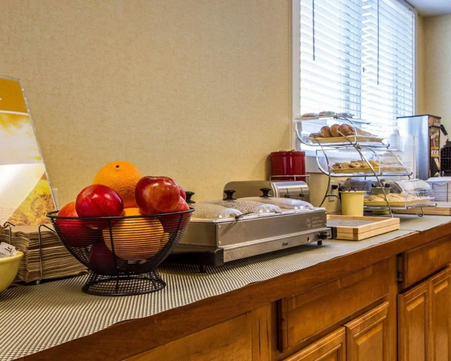 Quality Inn & Suites ROOM_EXAMPLE