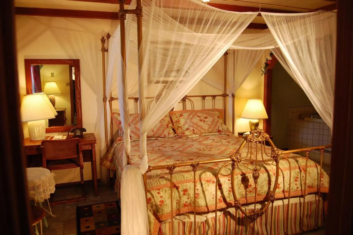 Econo Lodge Inn & Suites Heavenly Village Area ROOM_EXAMPLE