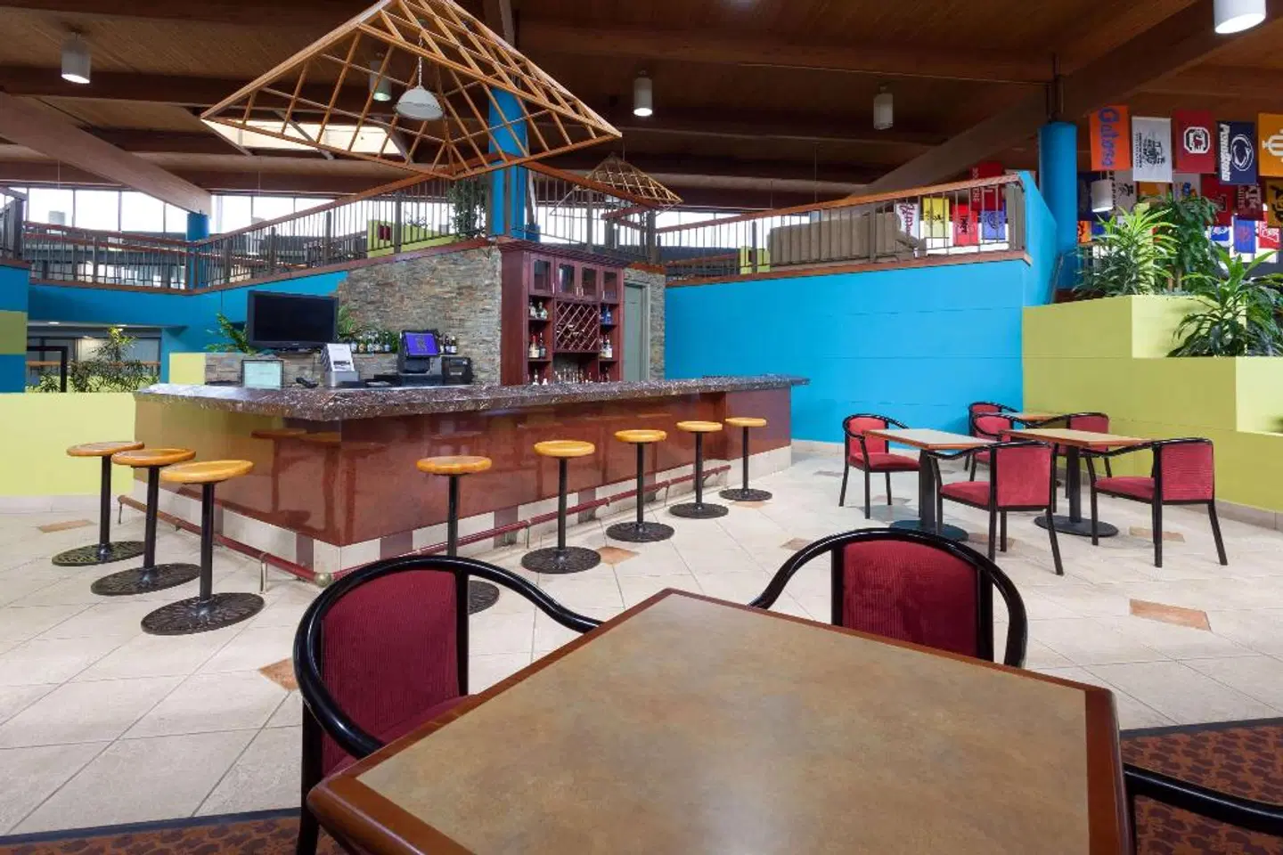 Wyndham Garden Ann Arbor Bar