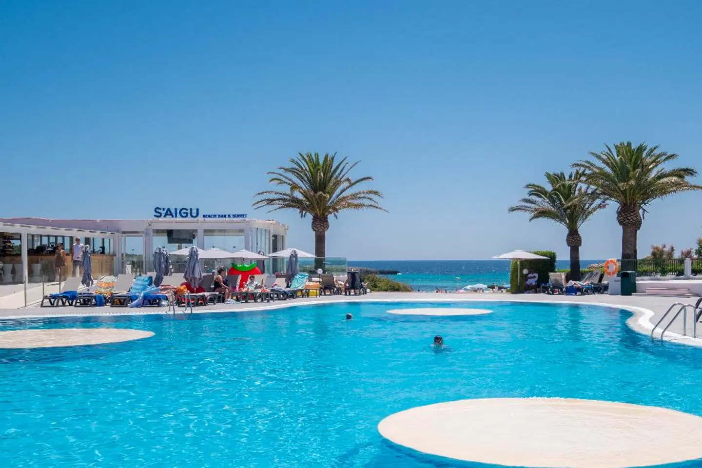 FERGUS Style Carema Beach OUTDOOR_POOL