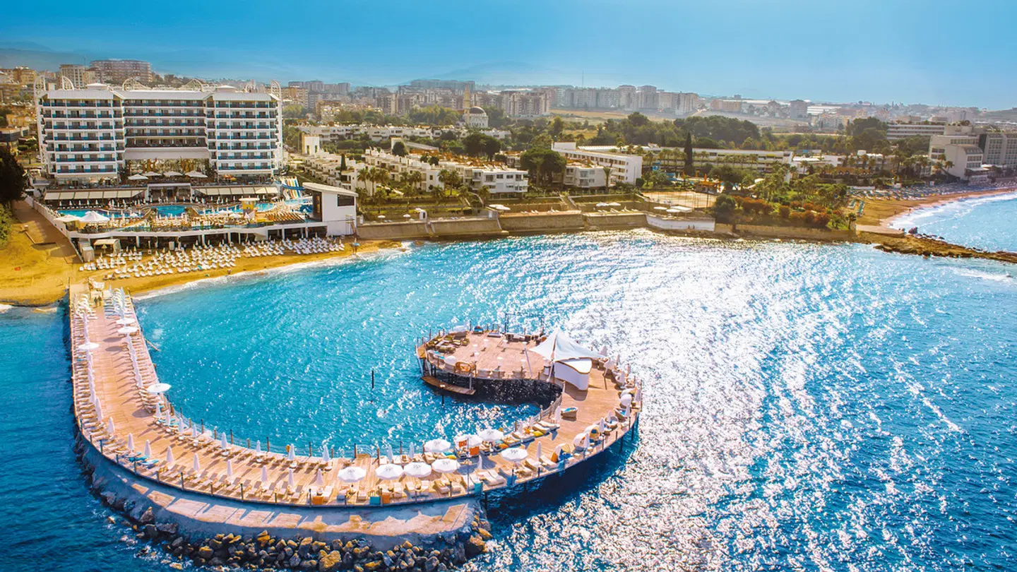 Azura Deluxe Resort & Spa Hotel OUTDOOR_POOL