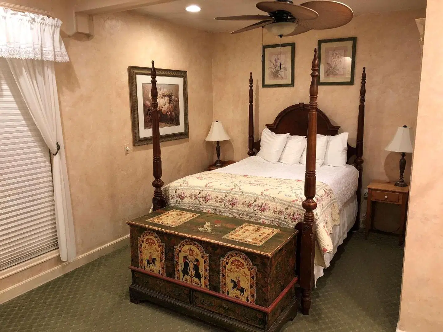 Best Western Grandma's Feather Bed ROOM_EXAMPLE