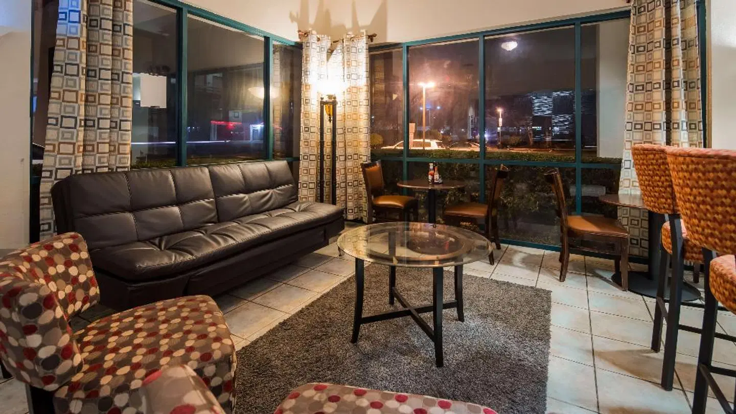 Best Western Heritage Inn Concord Bar