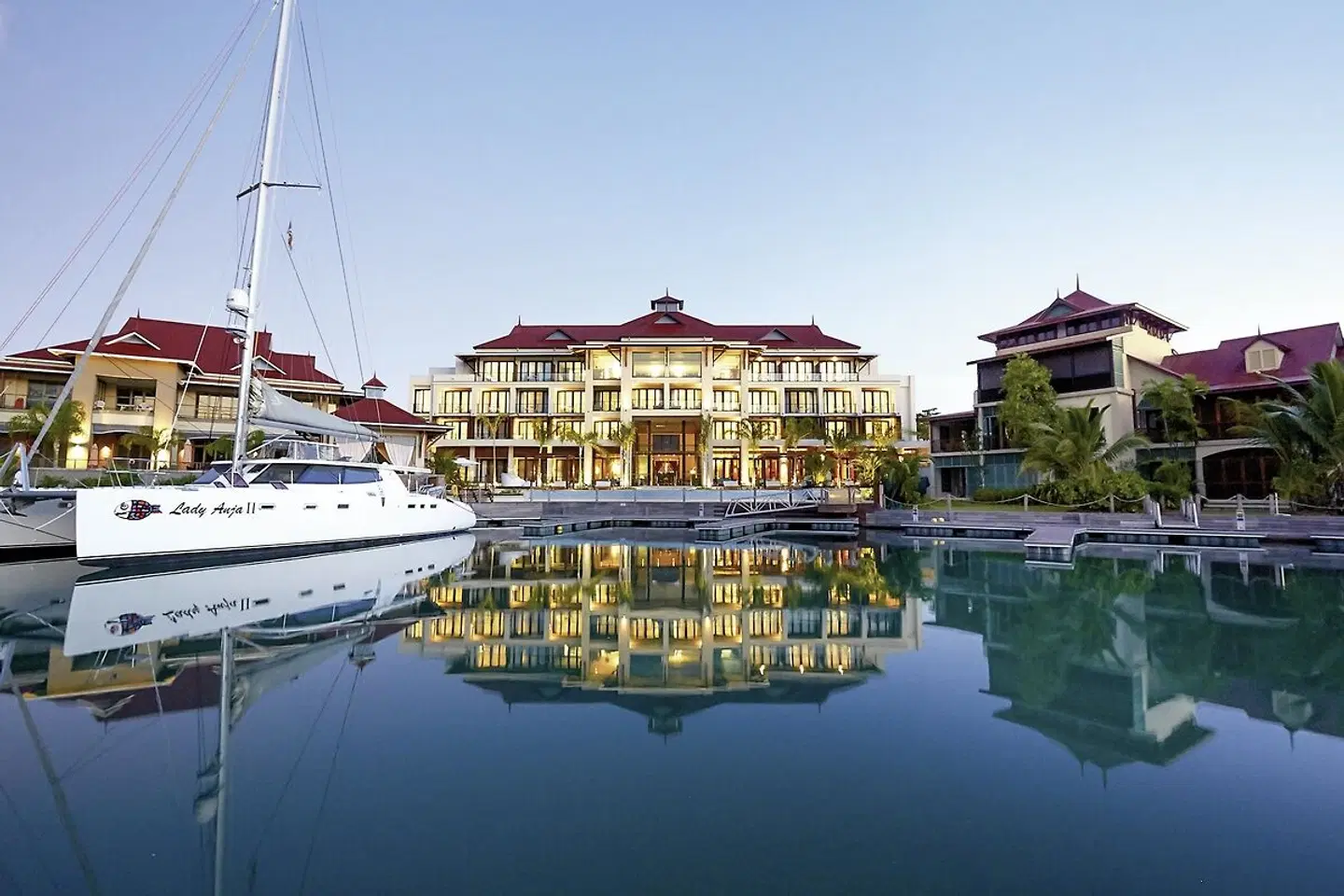 Eden Bleu Hotel EXTERIOR
