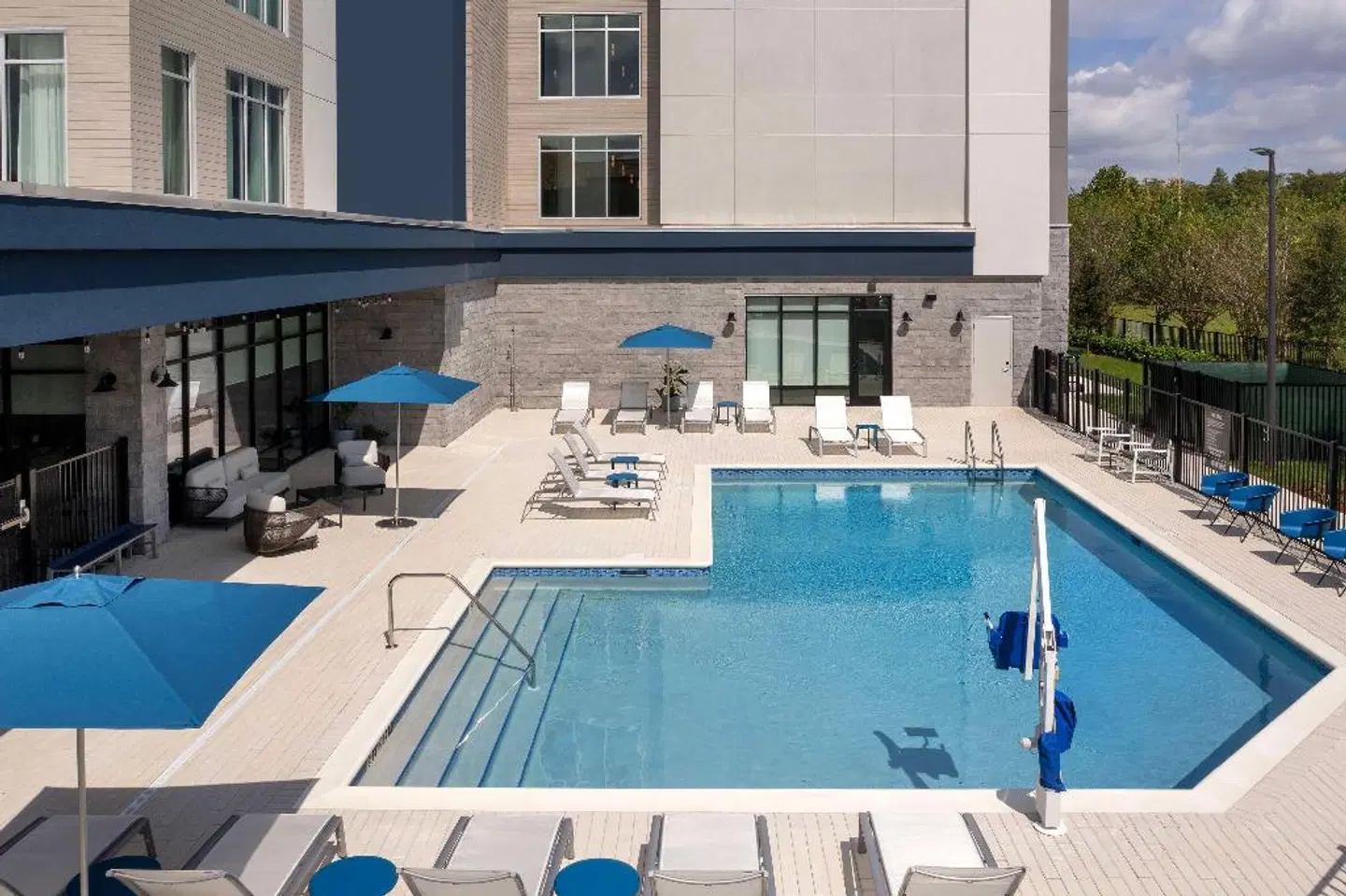 Hampton Inn by Hilton Orlando Lake Nona OUTDOOR_POOL