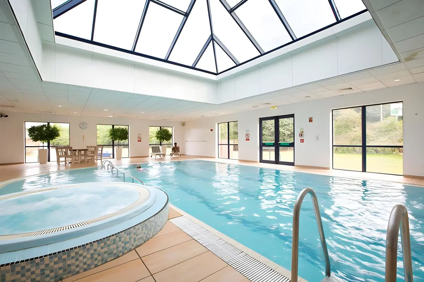 Holiday Inn Peterborough West Hallenbad