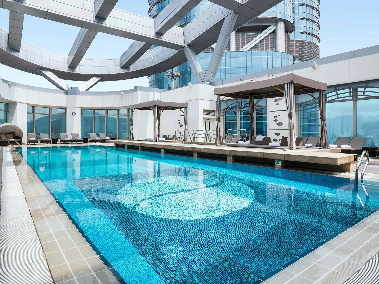 Cordis HongKong at Langham Place Hallenbad
