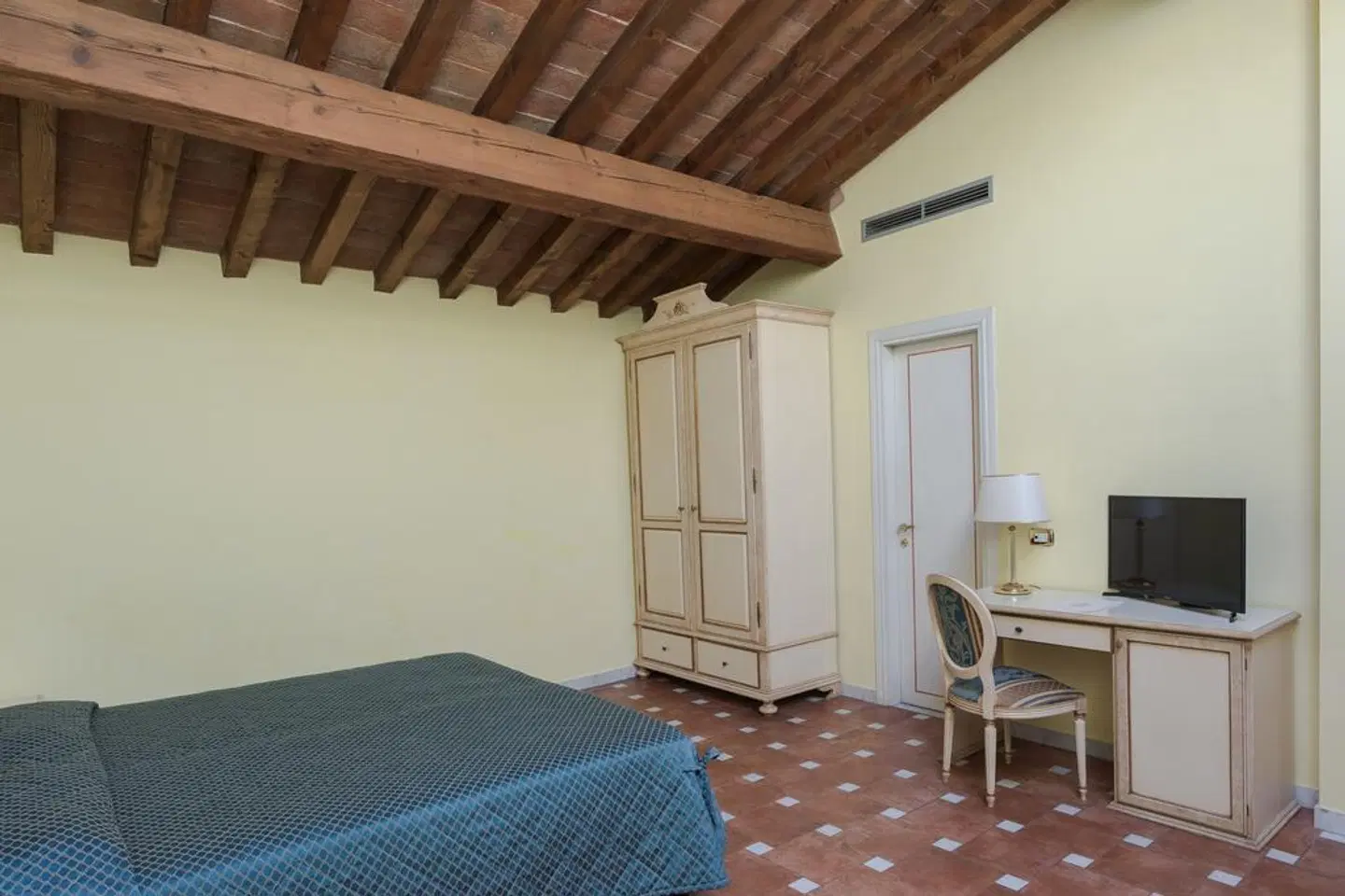 Donatello ROOM_EXAMPLE