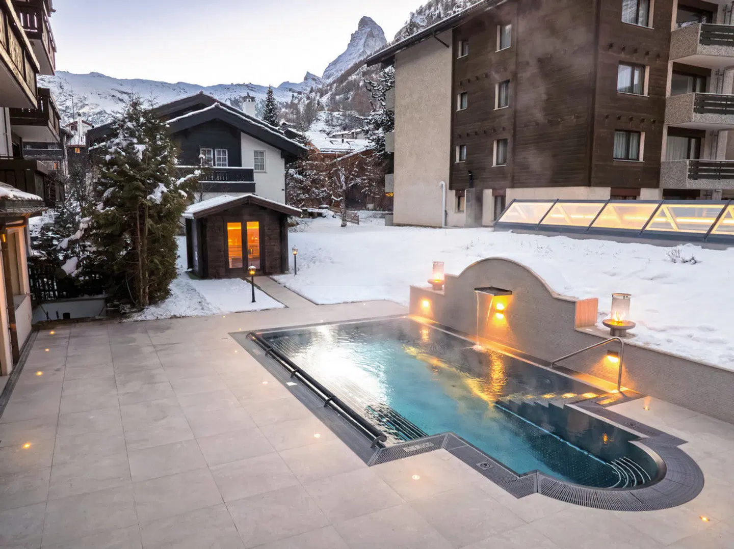 Le Mirabeau Resort & Spa EXTERIOR