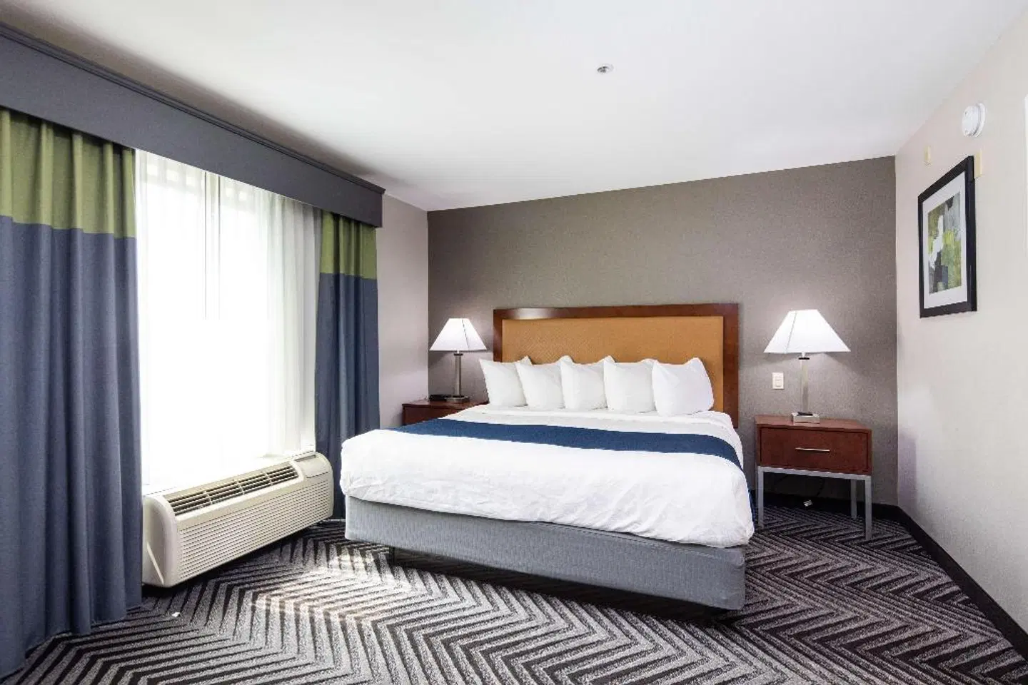 Best Western Plus Coyote Point Inn ROOM_EXAMPLE