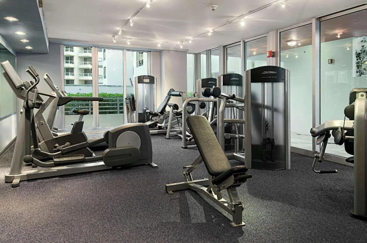 Hilton Bentley Miami / South Beach SPORTS_AND_LEISURE