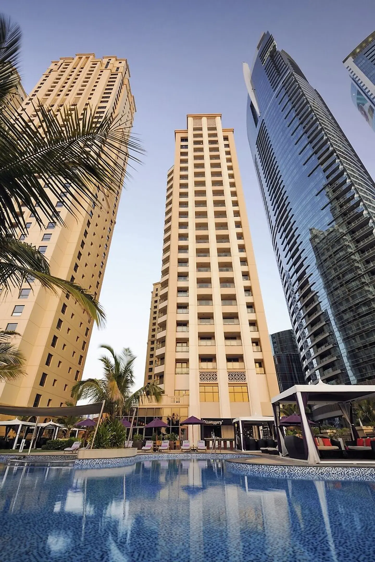 Mövenpick Hotel Jumeirah Beach EXTERIOR