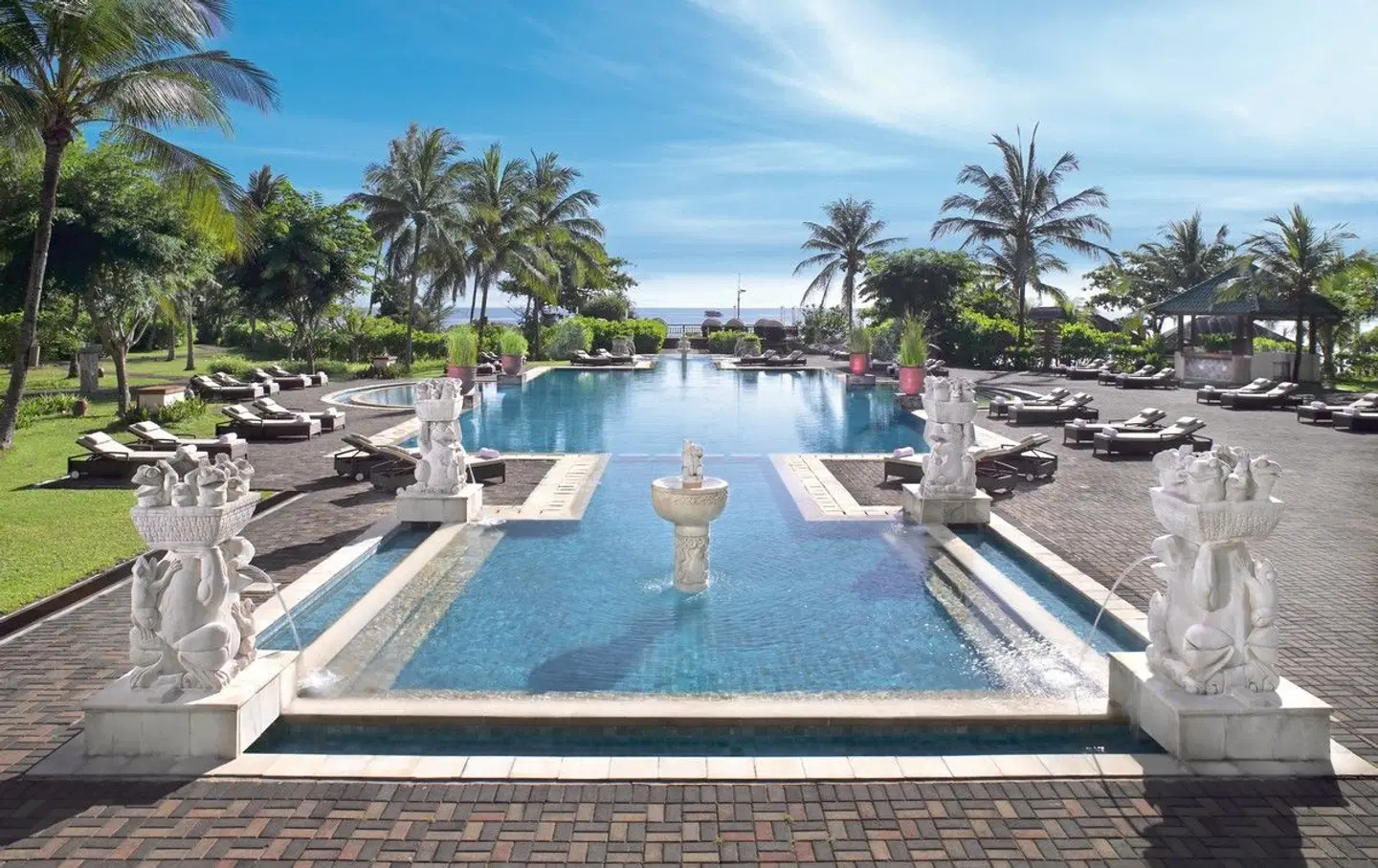 HOMM Laguna Bintan OUTDOOR_POOL