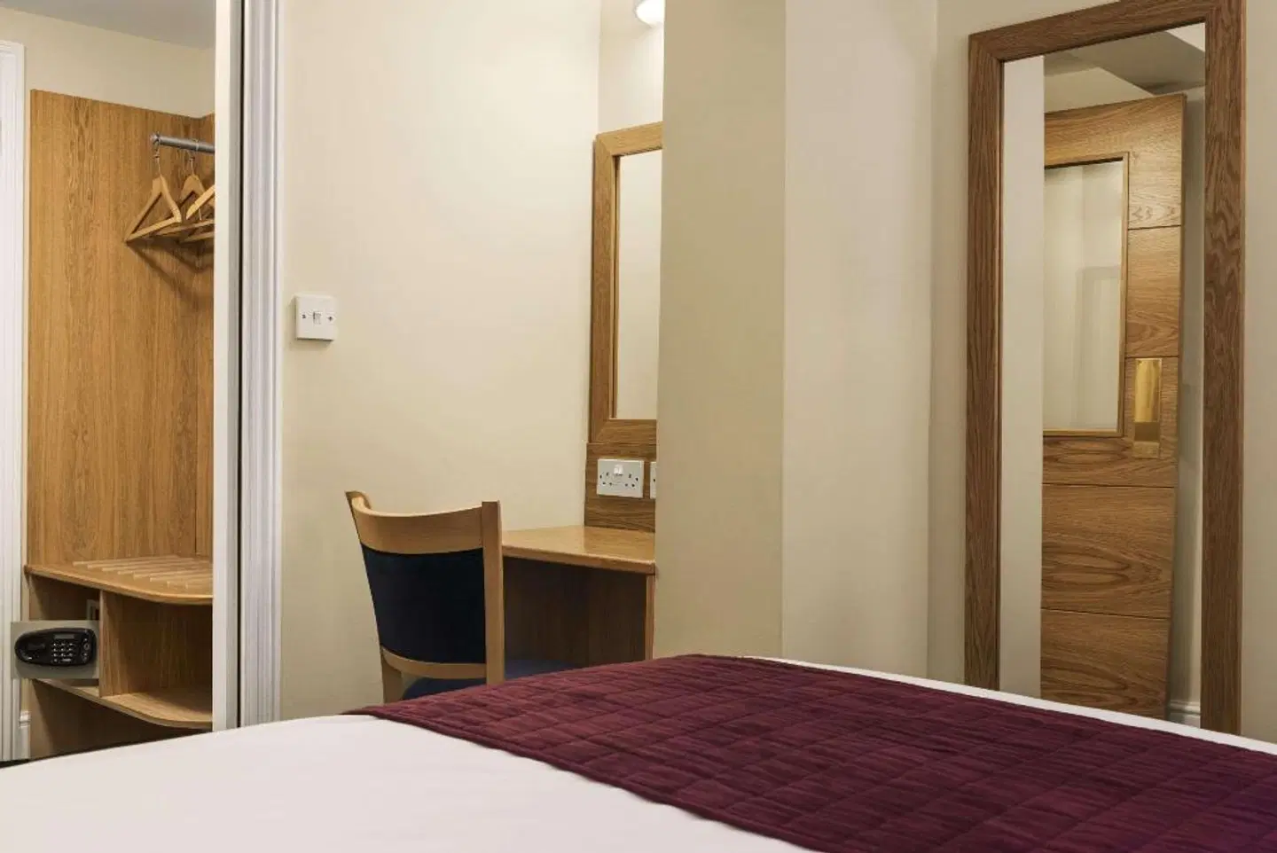 Days Inn by Wyndham London Hyde Park ROOM_EXAMPLE