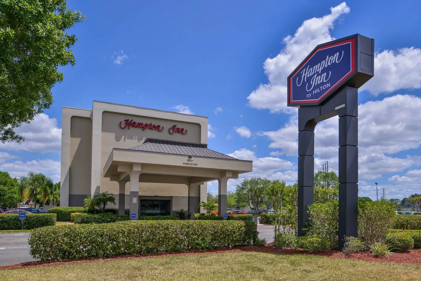 Hampton Inn closest to Universal Orlando EXTERIOR
