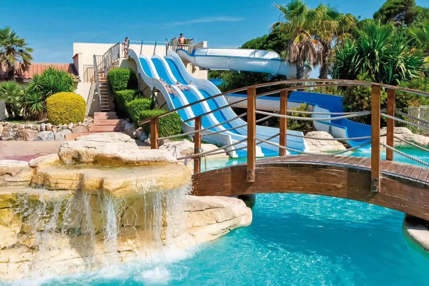 Domaine Les Mûriers OUTDOOR_POOL