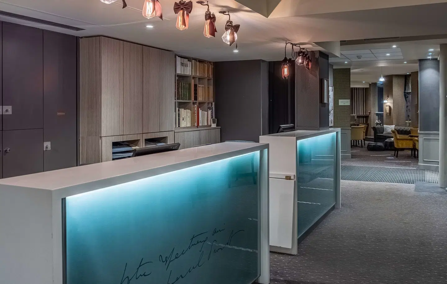 Hôtel Littéraire Le Swann, BW Premier Collection Hallenbad