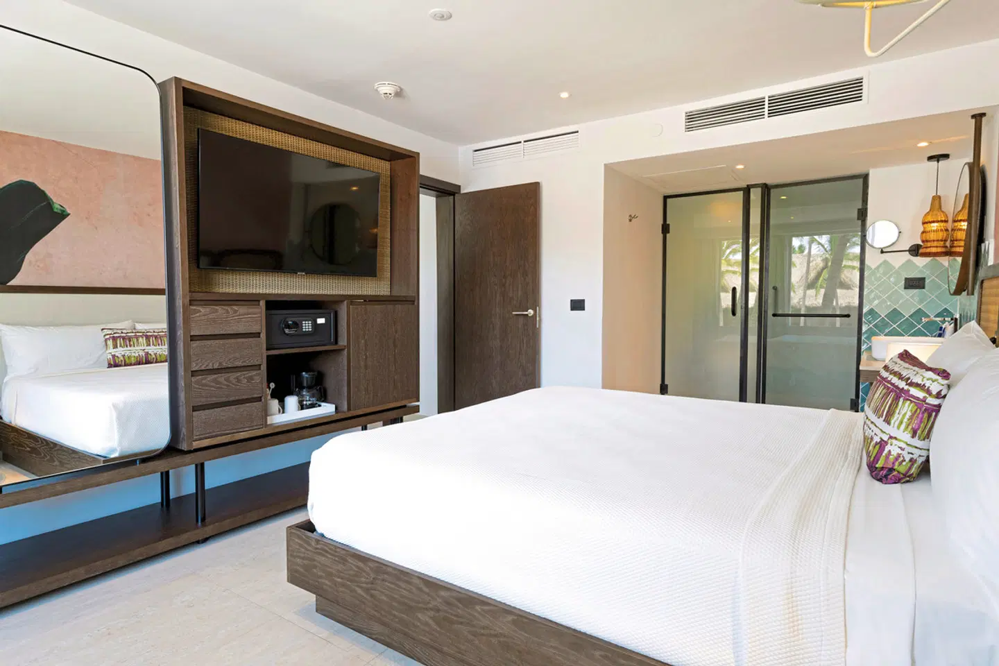 Tropical Deluxe Princess ROOM_EXAMPLE